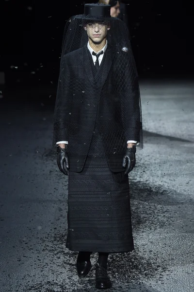 Look 17
